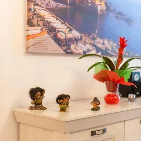 Waterfront House Apartman